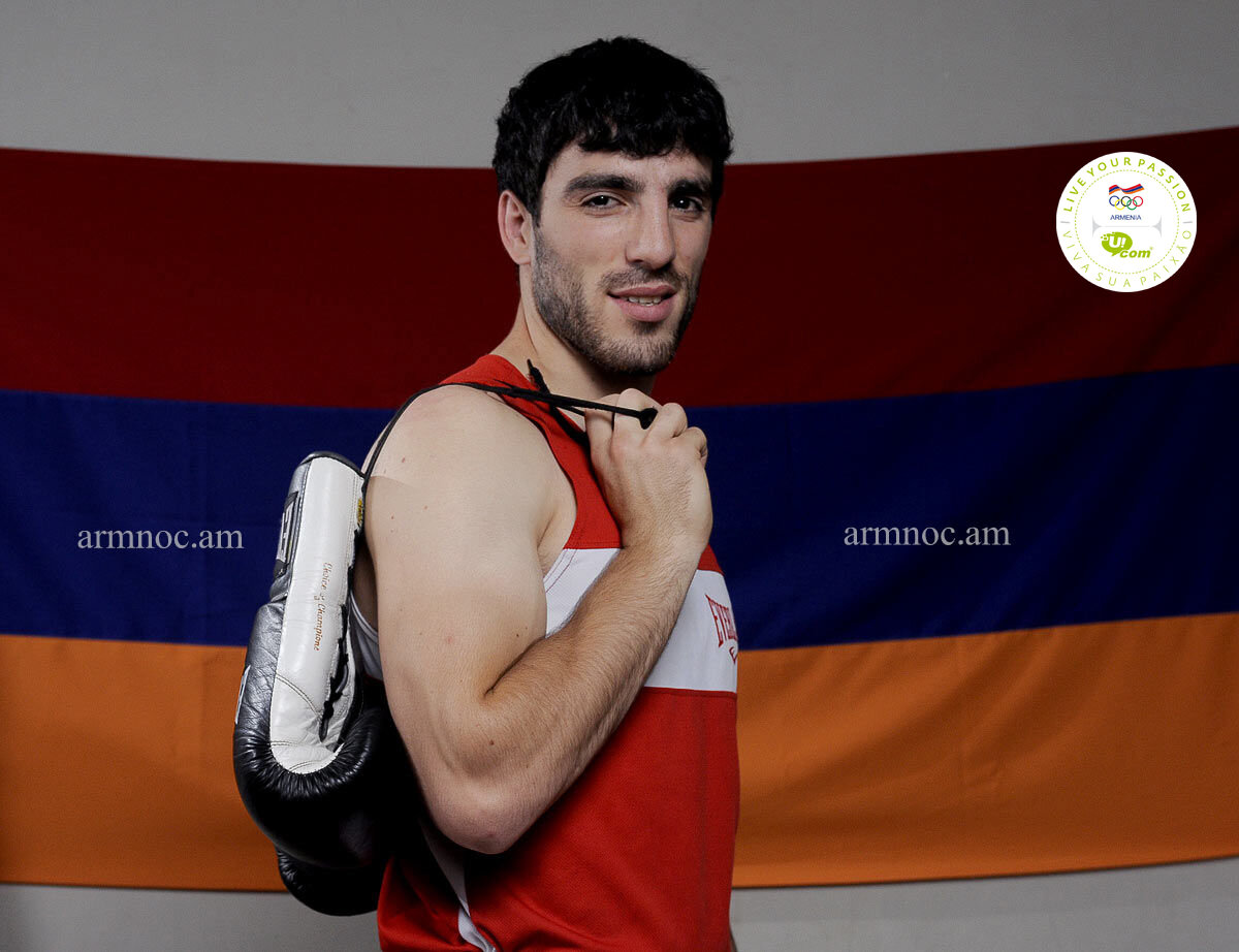 Русский азербайджанец. Азер чемпион по самбо в азербайджане. Бархатная революция в армении. Армянской победа. Армяне выиграли.