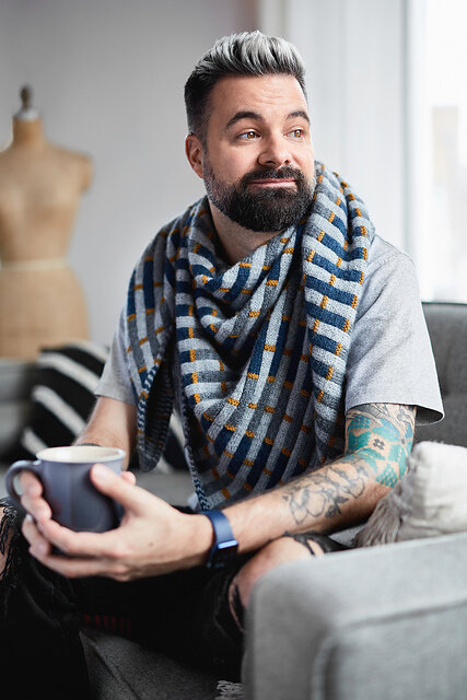 Вязаная спицами шаль Opus