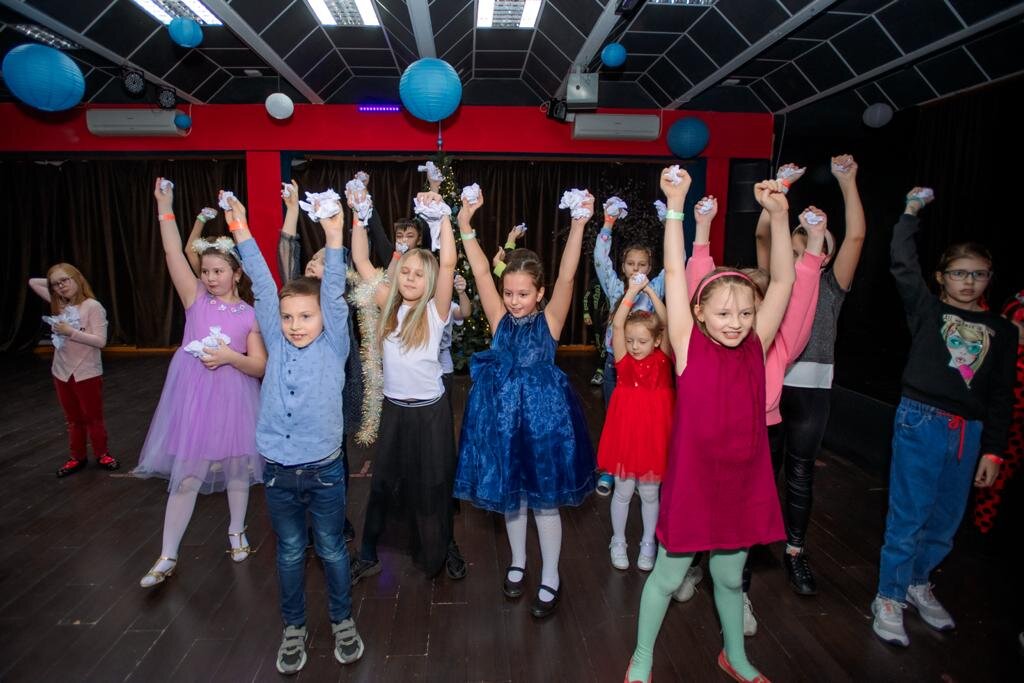 Новогодняя дискотека. Снежная тусовка. Вечеринка, где танцуют все!