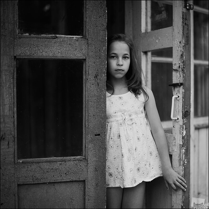 Девочки в заброшенном доме. Девочки в заброшенном доме. Фотосессия в заброшенном доме. Фотосессия в заброшенном здании. Фотосессия в заброшенном здании.