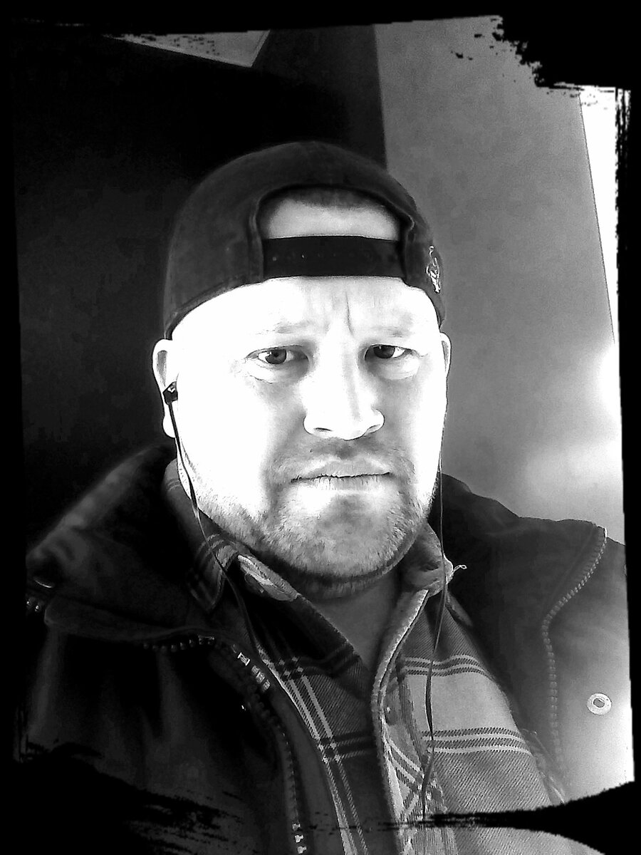 Рэппер Алмаз Борцов после съёмок клипа "Солнечные дни" 