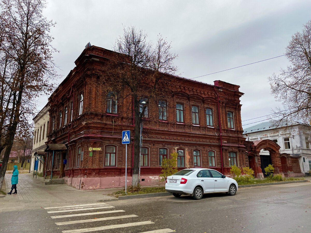 Мышкин. Усадьба купца варвинского в бийске. Усадьба купца дубинина кунгур. Дом купца самара. Дом варвинских бийск.