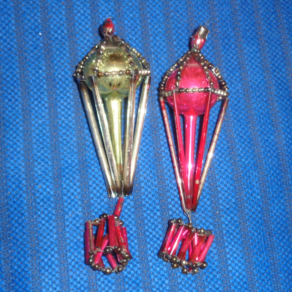 А это уж совсем старенькие, конец 1940-50-е годы.