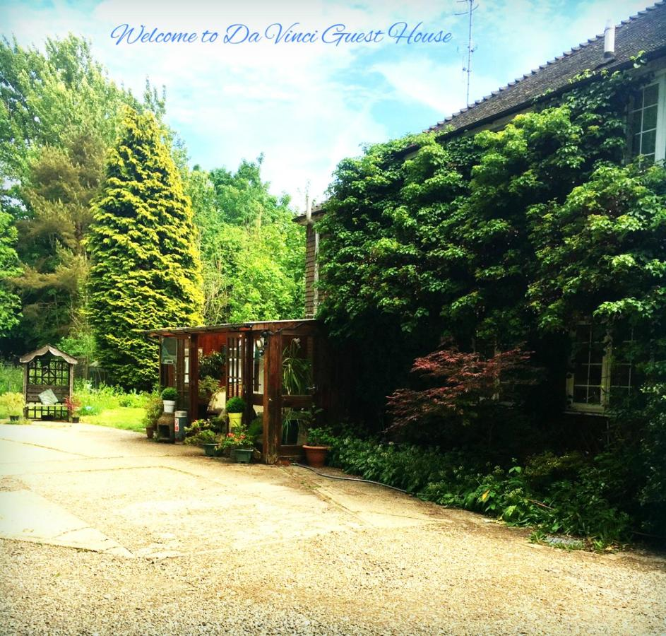 Da Vinci Guest House & Gatwick Airport Parking (фото с сайта) 