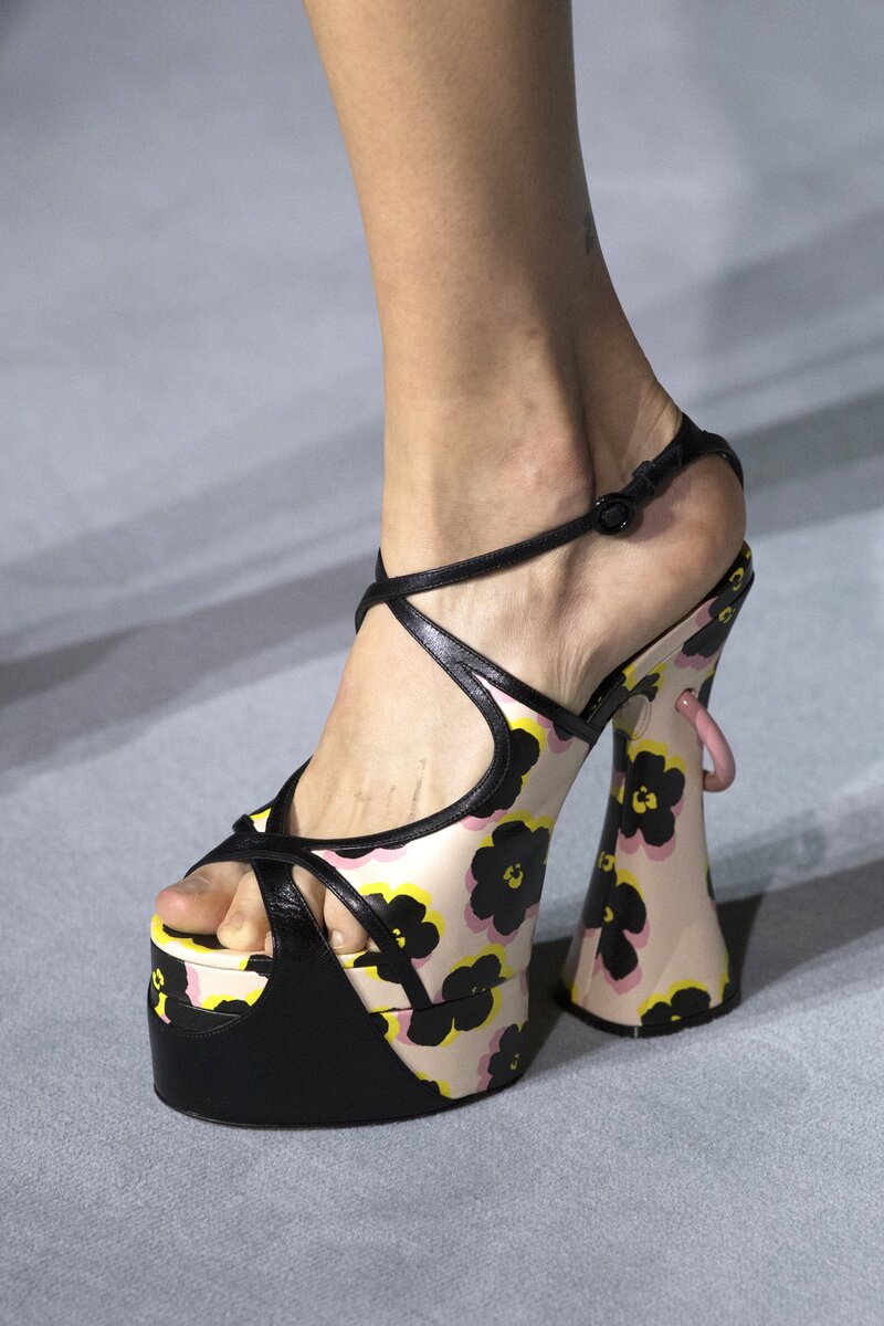     Lanvin весна-лето 2022