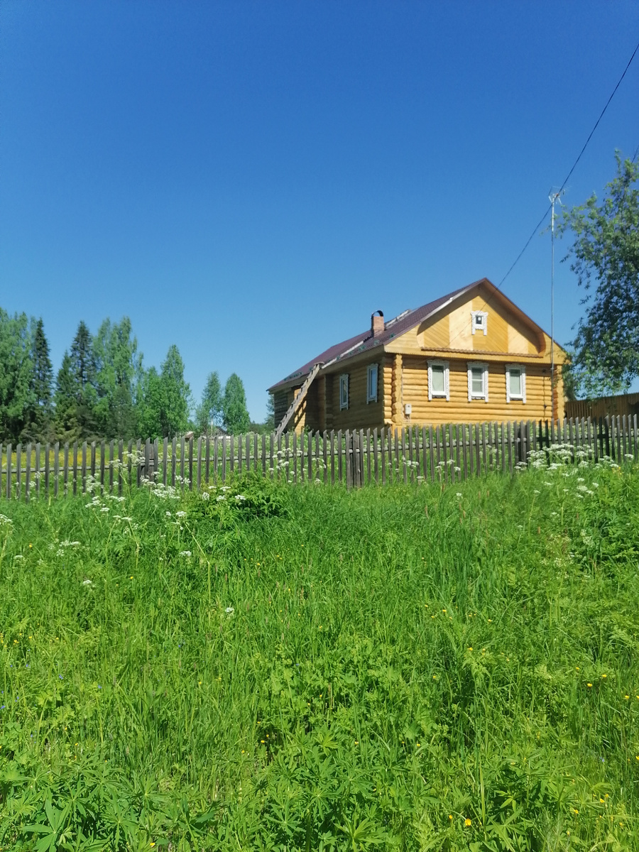 Новый дом, который построили на месте дома,где я выросла. Почти как мой родной.