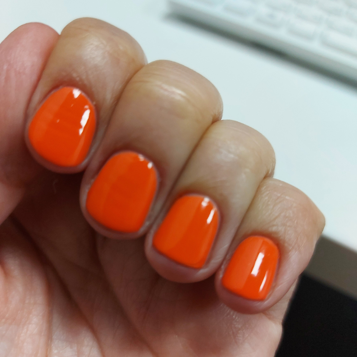 Оранжевые ногти