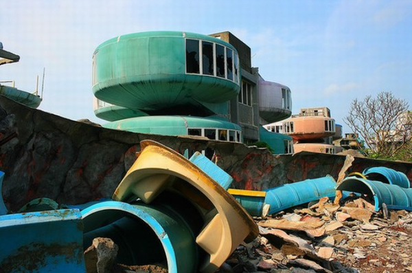 10 locuri abandonate din întreaga lume