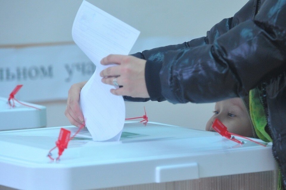     В Волгоградской области открылись избирательные участки для голосования Евгения ГУСЕВА