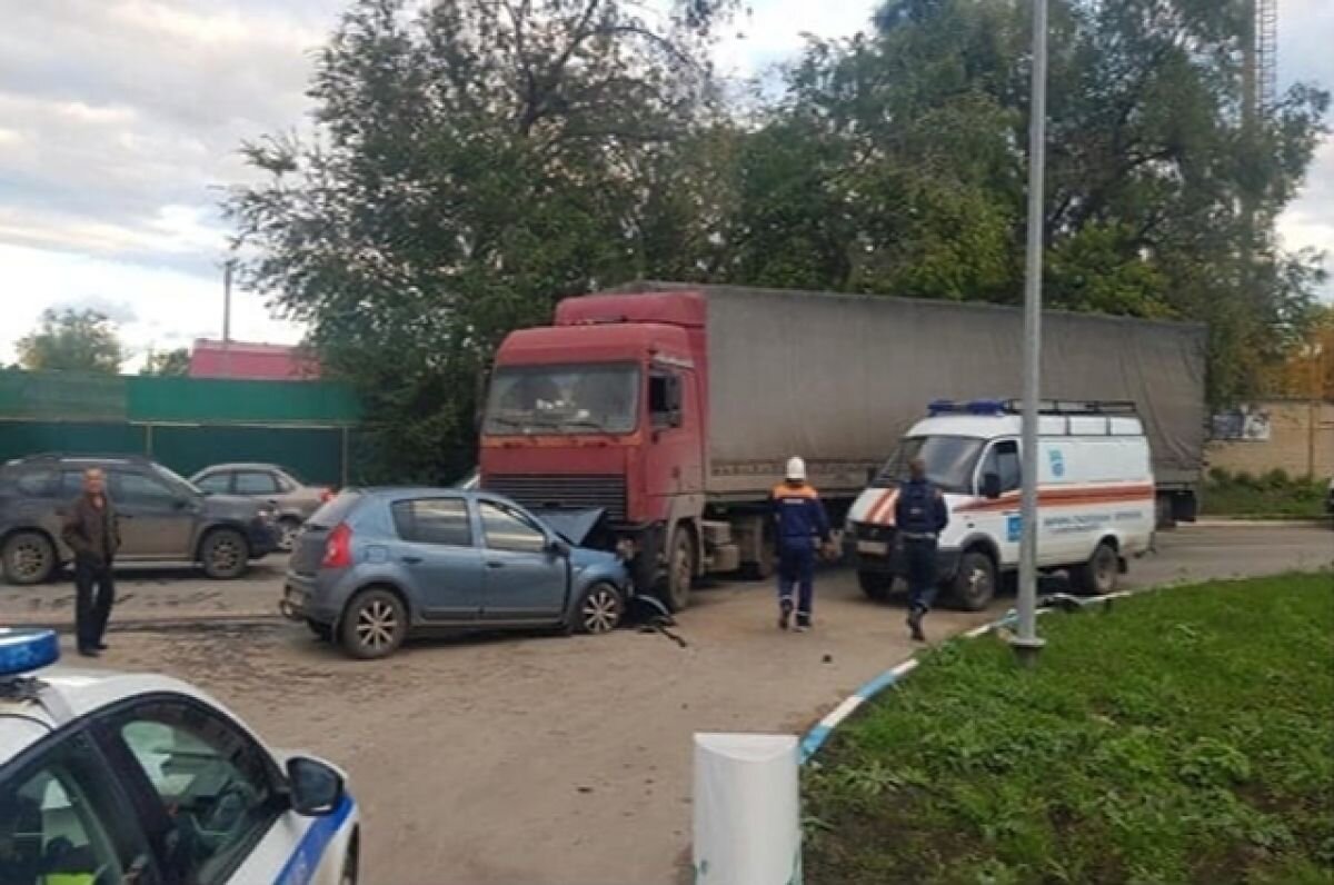    В Новокуйбышевске фура придавила легковушку с женщиной-водителем