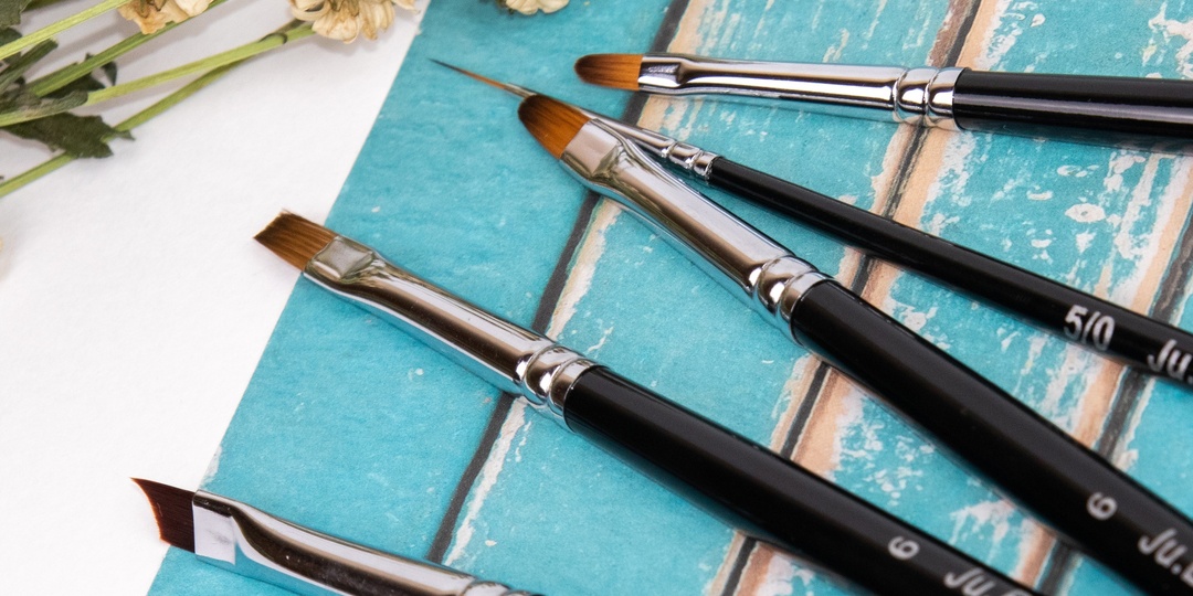 Силиконовые кисти для маникюра.