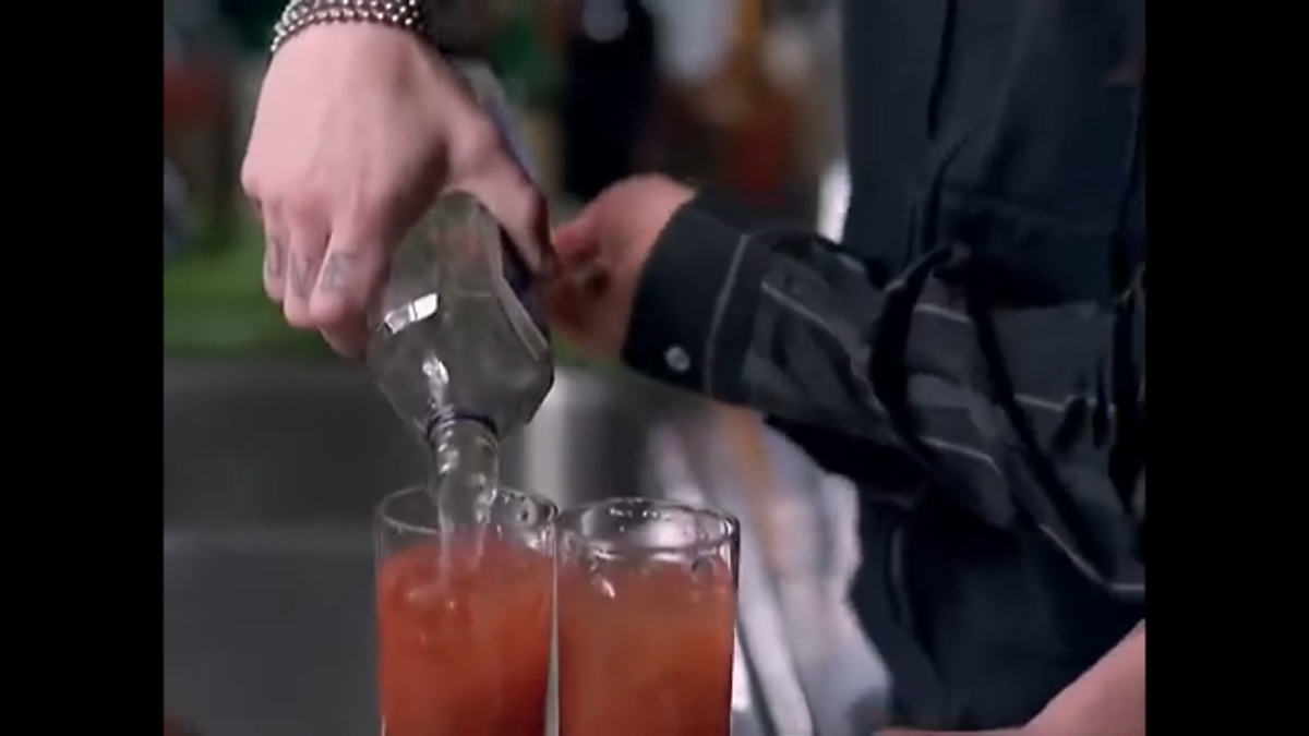 Кадр из клипа Scars