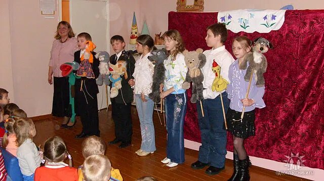 Выступали в садике с моими любимыми артистами. Вот такие они стали большие и красивые!