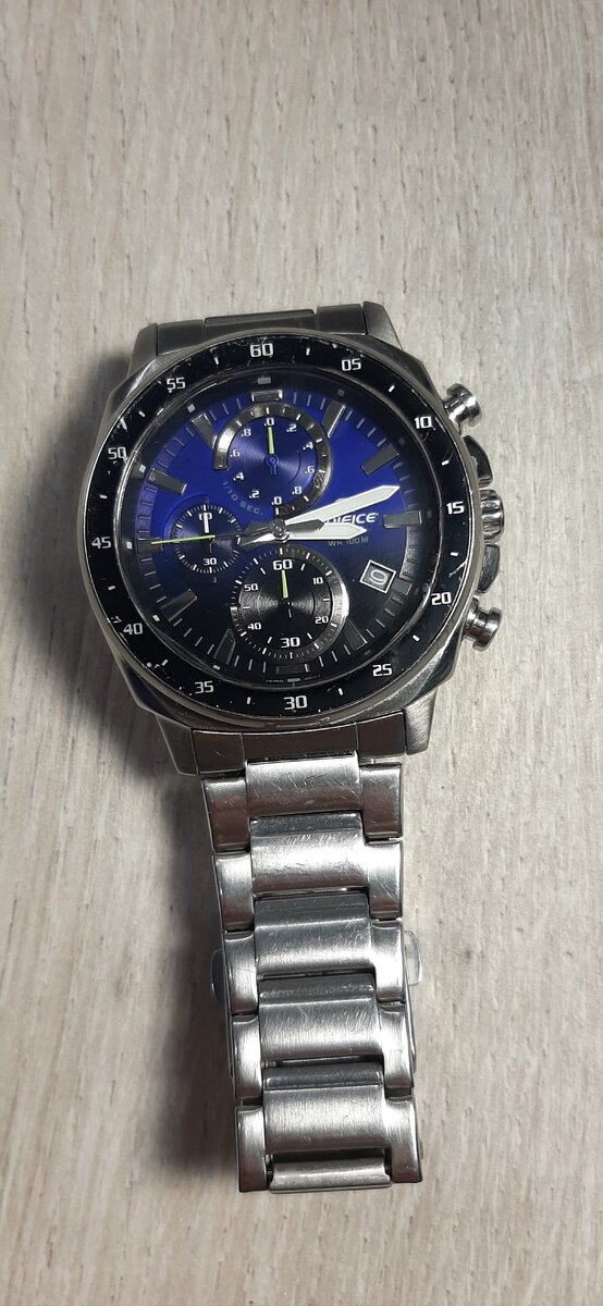 EFV-600, спустя 2,5 года. На руке ежедневно.