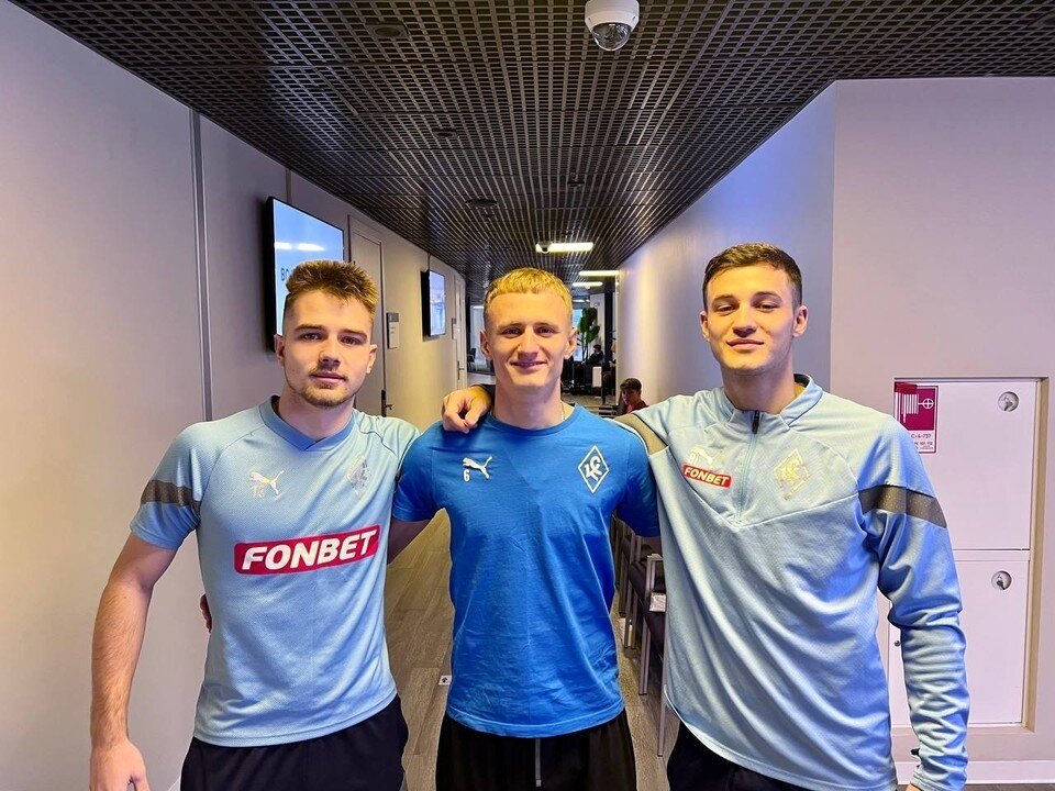     Перед вылетом в Турцию игроки "Крыльев" прошли углубленное медобследование в Москве.  Сайт ПФК "Крылья Советов"