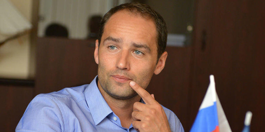 Р. Широков потрудился на ниве советника по спорту, до скандала. Фото: bobsoccer