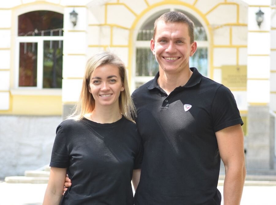 Он окончил Институт физической культуры и спорта ПГУ по направлению «физическая культура». Его жена Анна Большунова (Жеребятьева) - мастер спорта международного класса по лыжным гонкам — в этом же году стала обладателем диплома магистра, также окончив ИФКиС ПГУ.

После церемонии вручения состоялась пресс-конференция, в ходе которой лучший лыжник планеты поблагодарил руководство и преподавательский состав ПГУ, а также всех сурских болельщиков, добавив, что без их поддержки ему было бы сложнее добиться имеющихся результатов.

Александр Большунов поступил в вуз в 2017 году. Параллельно с учебой за прошедшие четыре года он завоевал награды крупнейших турниров, включая Олимпийские игры, Чемпионат и Кубок Мира, став одним из самых популярных спортсменов страны. После получения официального аттестата Александр Большунов подал документы в приемную комиссию Пензенского государственного университета, чтобы продолжить учебу в ИФКиС ПГУ в магистратуре.