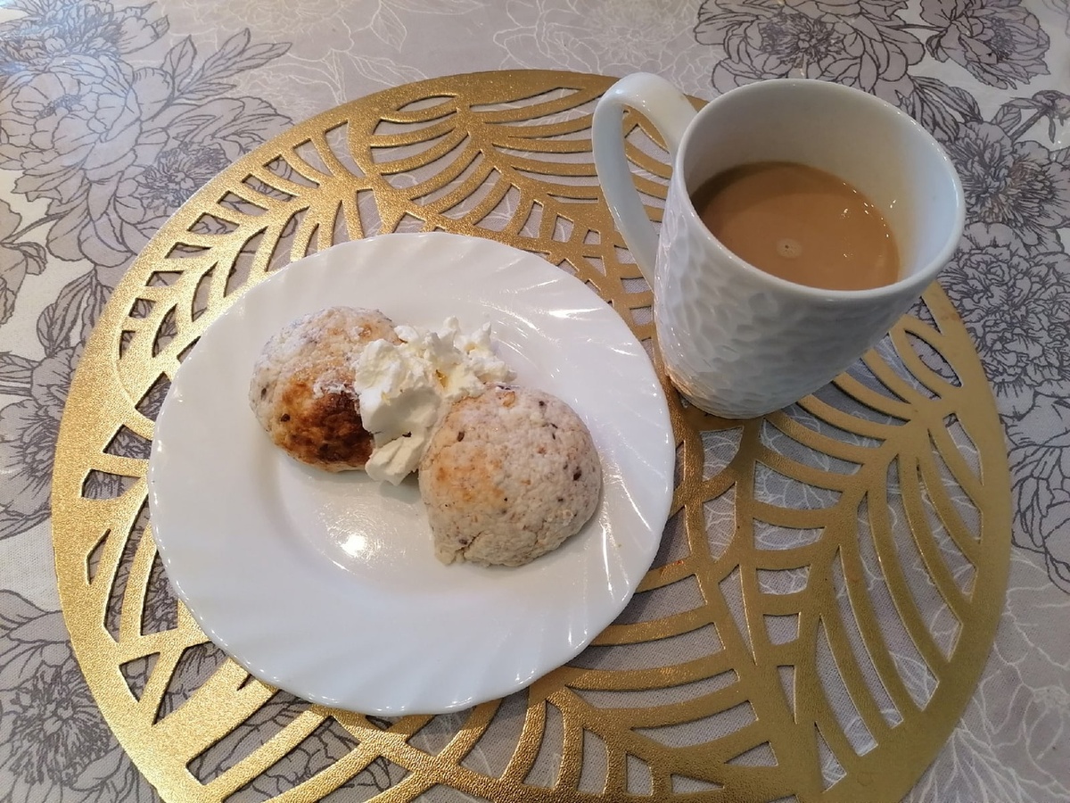 Сырники со сметаной