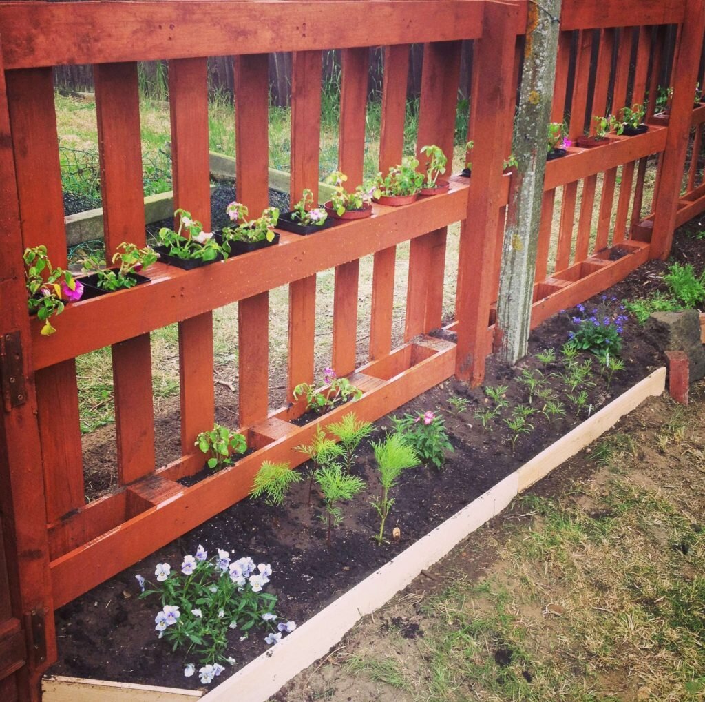 Забор из поддонов своими руками дешево и красиво