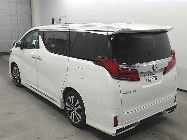 Toyota Alphard. Источник иллюстрации - Яндекс.Картинки