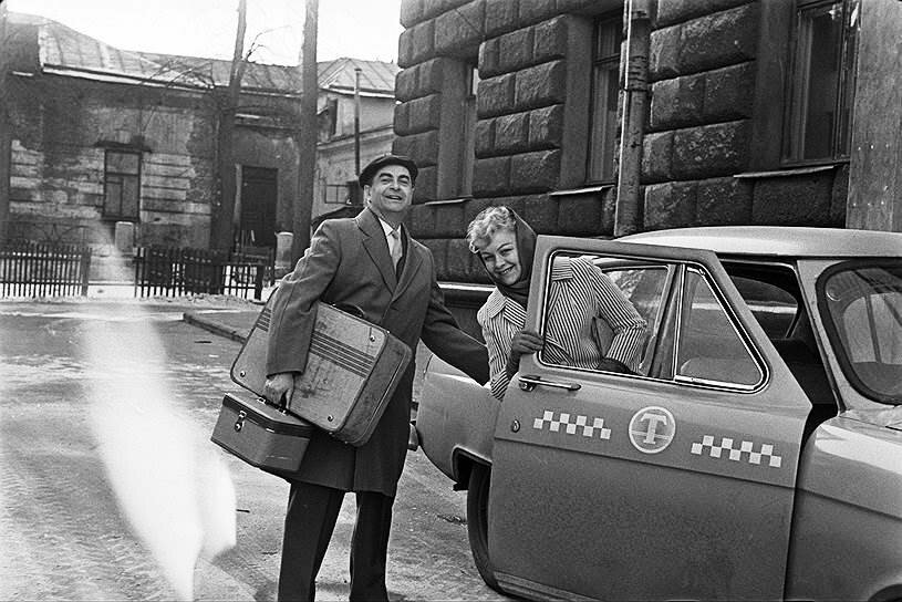 Лия Ахеджакова и Инна Чурикова дружны еще с юности, в начале 60-х годов они вместе работали в Театре Юного Зрителя. Между ними никогда не было соперничества.-10