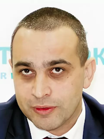 В соответствии с Вашим обращением, по вопросу уборки сухих веток и крупногабаритных отходов рядом с контейнерными площадками в п. Ферзиково и п. Товарково Калужской области, сообщаю следую ее.