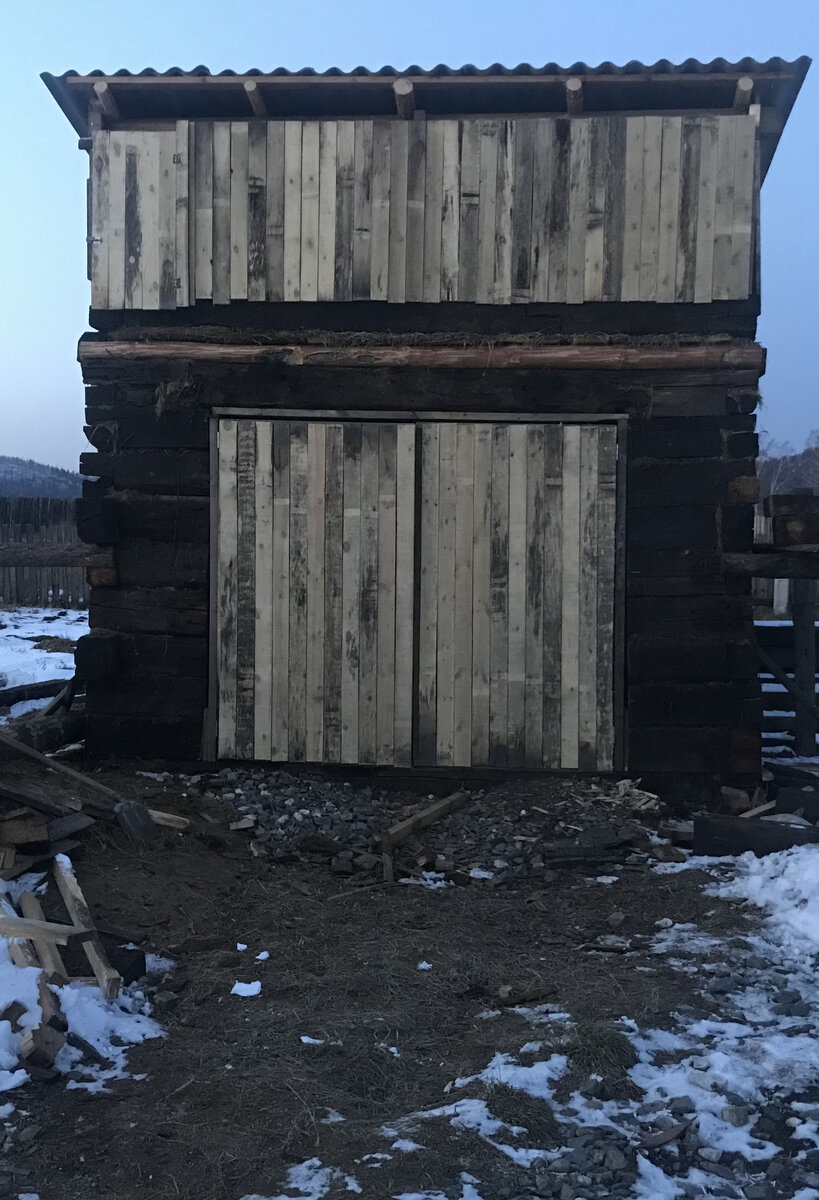 Всем привет) сегодня я расскажу о бюджетном варианте гаража.