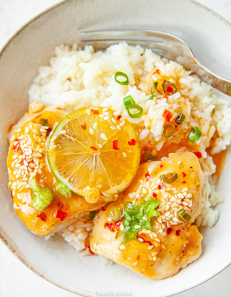 Курица с гарниром . Фото Яндекса.