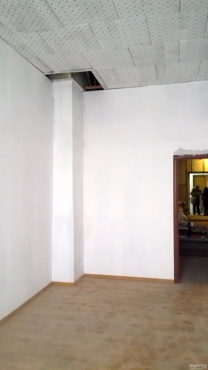 Вот в такой офис мы заезжали