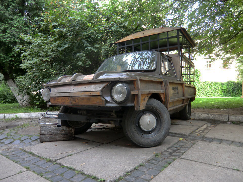 Деревянный тюнинг Запорожца