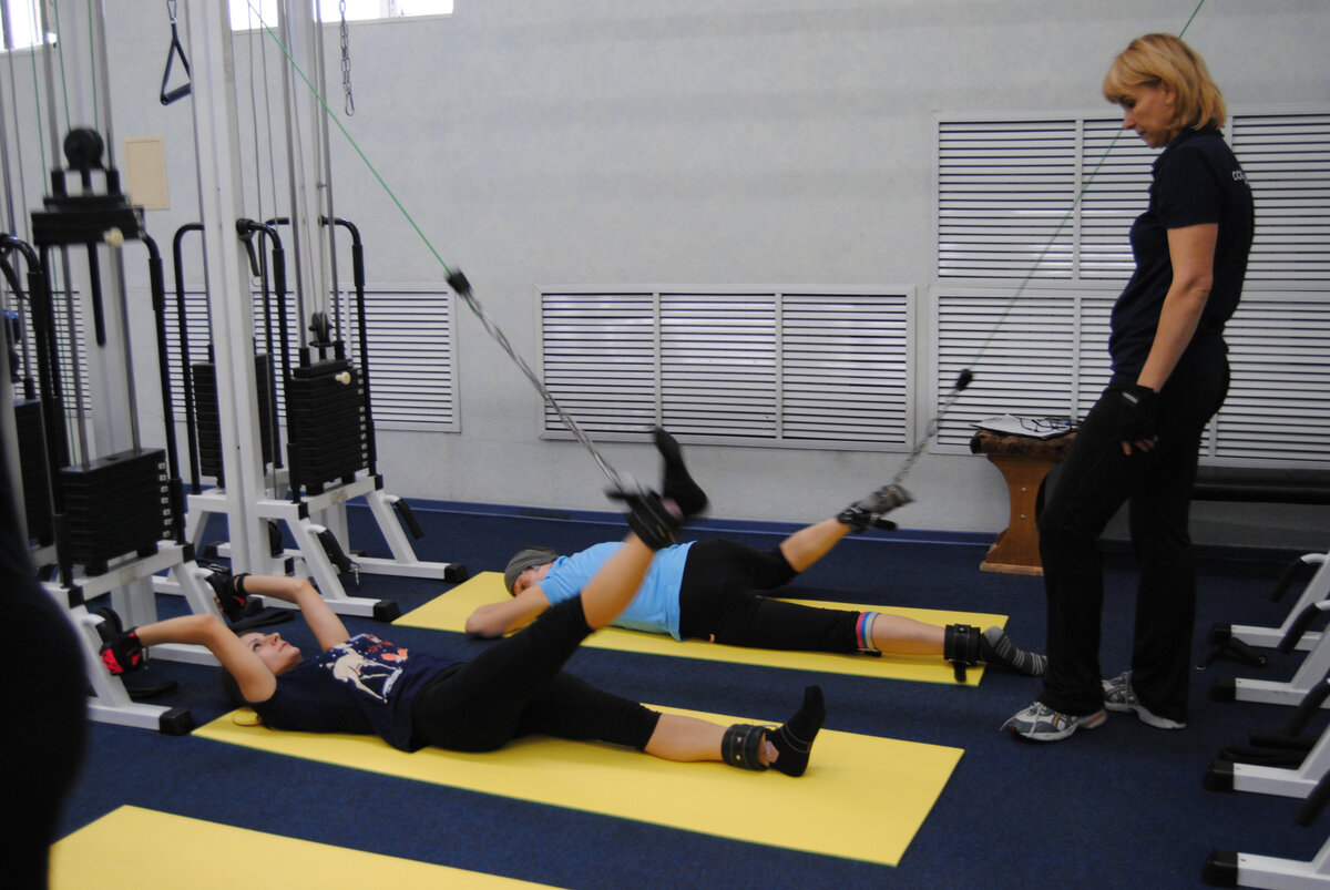 Упражнения на ягодичные мышцы на кинезио-тренажерах