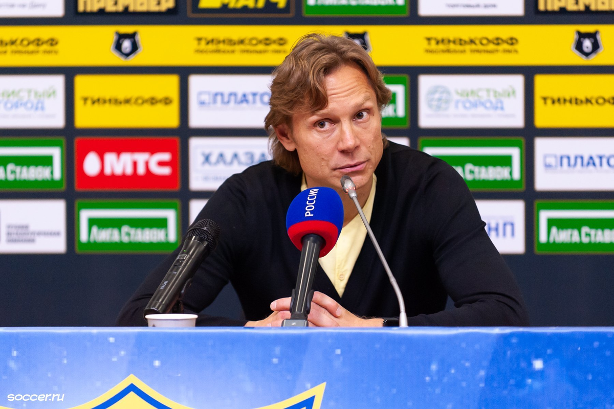 Карпин назвал состав сборной России на матчи с Хорватией, Кипром и Мальтой. Дзюба остался за бортом