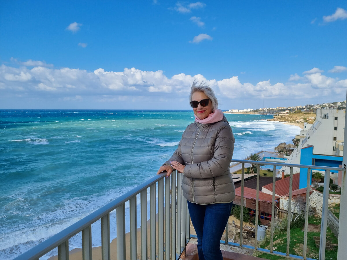 На балконе отеля "Ahiram", город Библ, Ливан, 21.12.2021