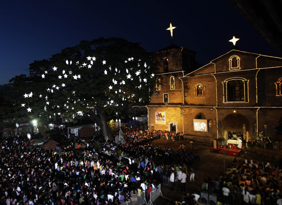 Католики, многие православные и большая часть других христианских конфессий мира встречают Рождество Христово богослужениями и празднествами 