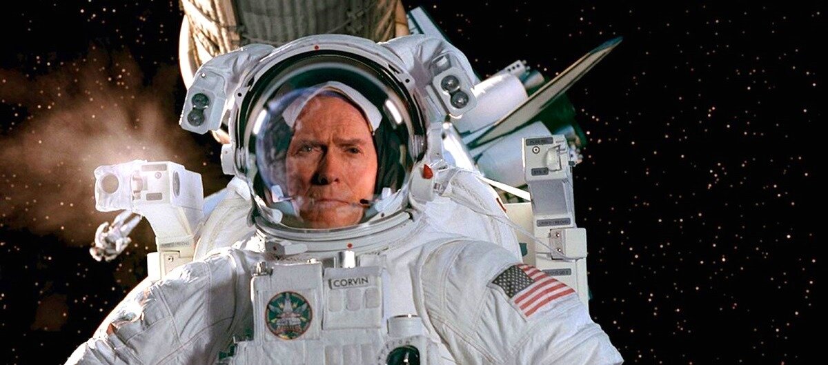 Перефразируя песню группы Пикник: "Грязный Гарри не Гагарин, он то ласковый, то злой..." 