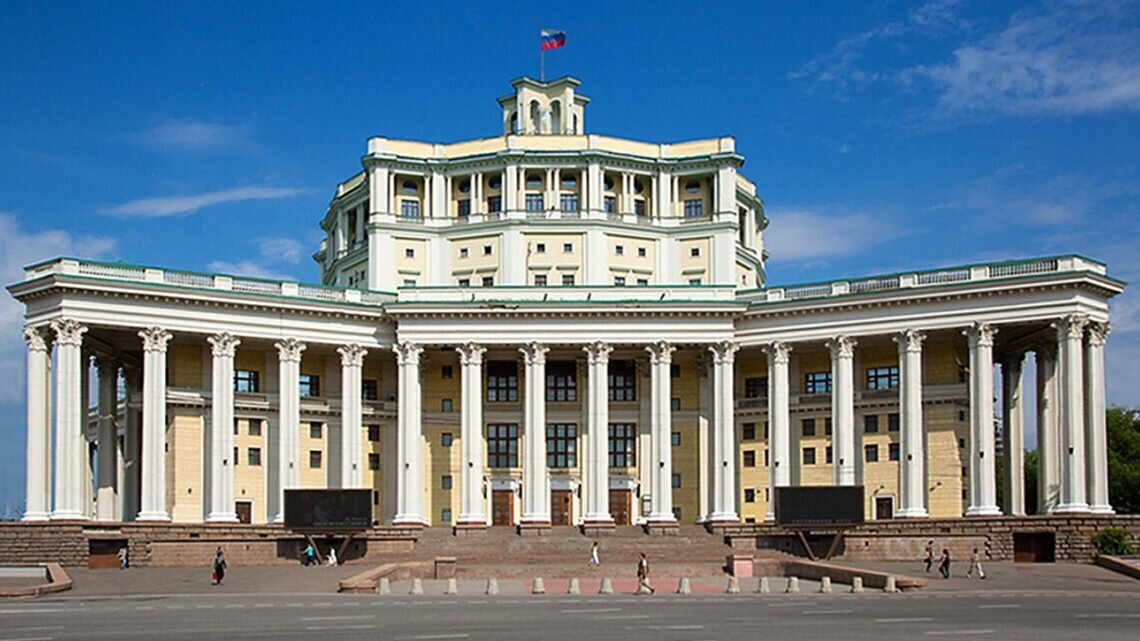 Театр Российской Армии был основан в 1930 году. Это самая большая сцена в  Европе (фото из открытых источников)
