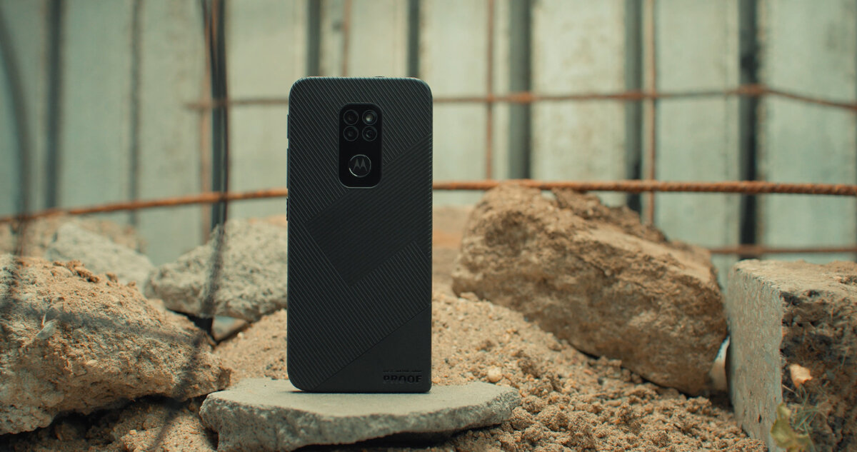 Обзор еще одного защищенного смартфона ― Motorola Defy 2021