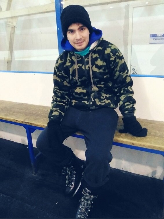 поправляет здоровье: на каток ходит, на адаптивную физкультуры и на гиревой спорт 