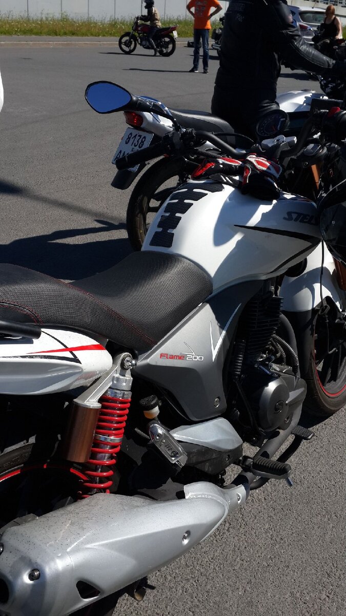 Настоящий красавец Stels Flame 200