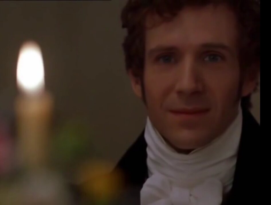 Райф Файнс в роли Евгения Онегина. Скрин-шот кадра с телеэкрана. 