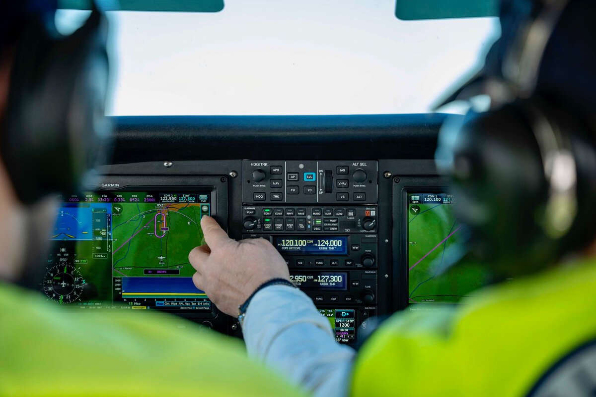 Радиообмен пилотов. Радиообмен пилотов и диспетчера. Aero Region Training Баходыр. Английский радиообмен для пилотов. Радиообмен между самолетами.