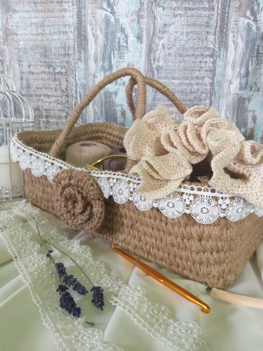 Корзина из джута для рукоделия