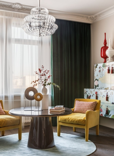 Фрагмент столовой. Дизайн: Асмик Калантарян. Стиль: Екатерина Наумова. Фото: Ольга Шангина