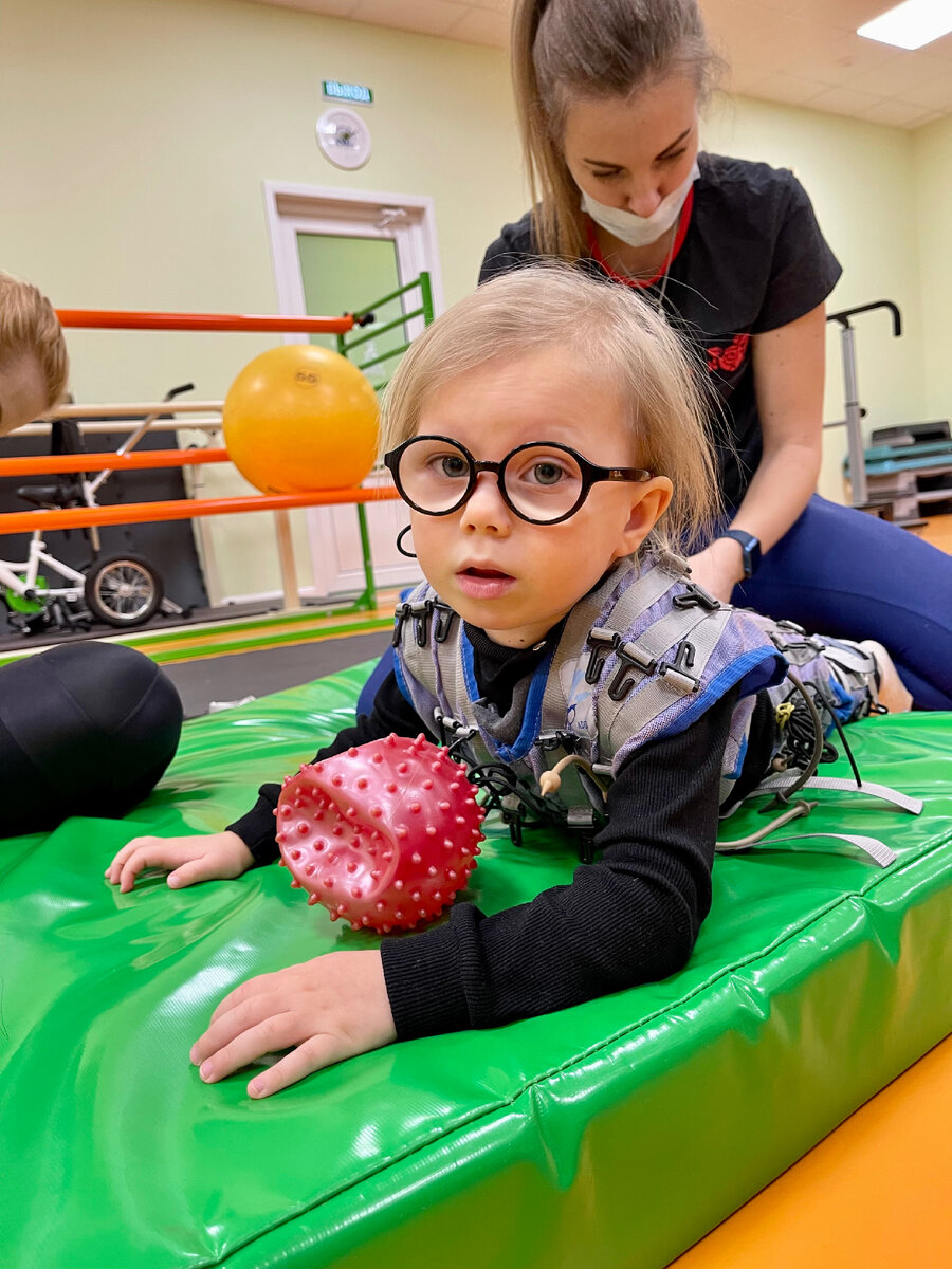 Каролина на занятии АФК в костюме «Адели»