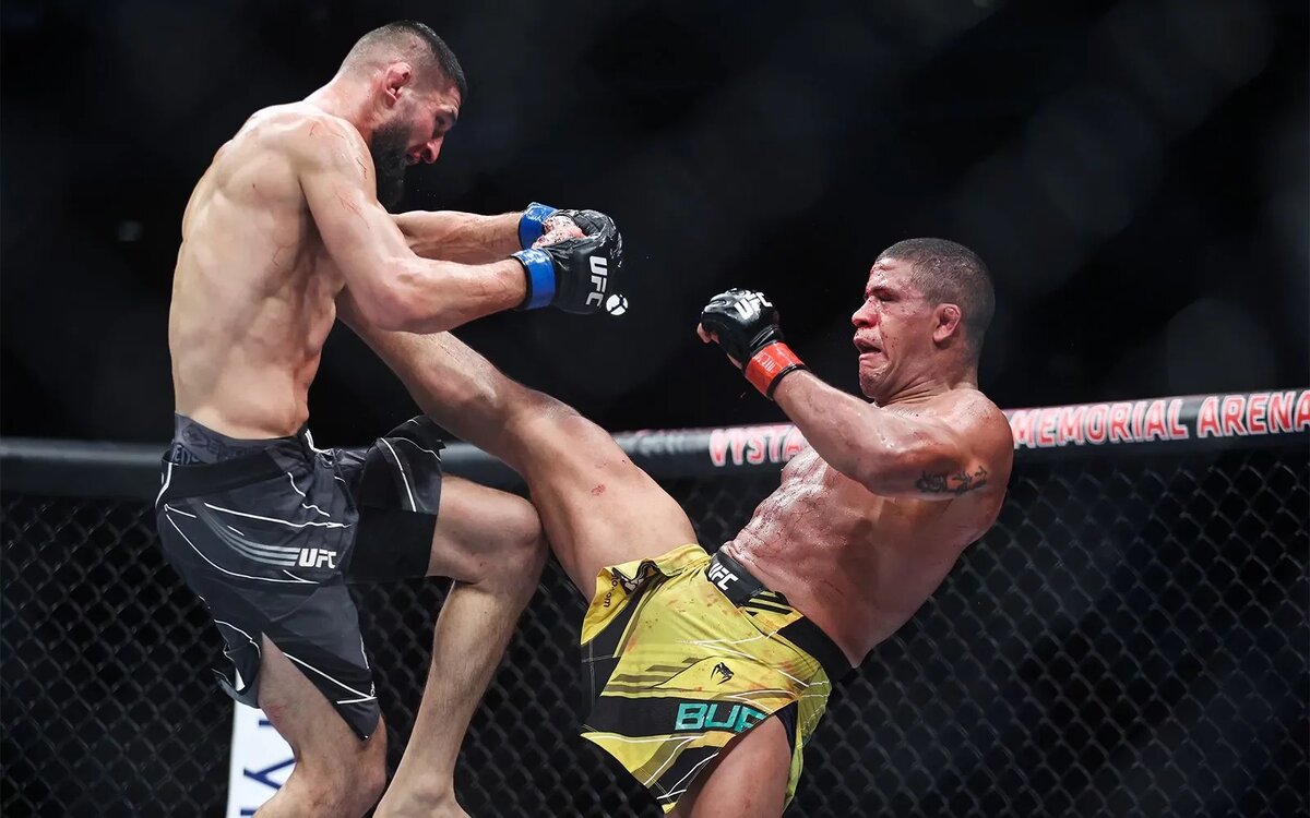 UFC 273 Хамзат Чимаев Бернс бой. Хамзат Чимаев Гилберт Бернс бой.