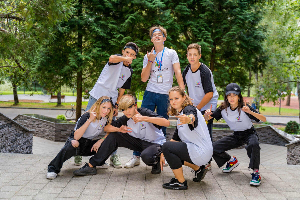 Дети на викторине. Лагерь для подростков. Интеллектуальные лагеря. Интеллектуальные лагеря для детей. Русская шахматная школа лагерь.