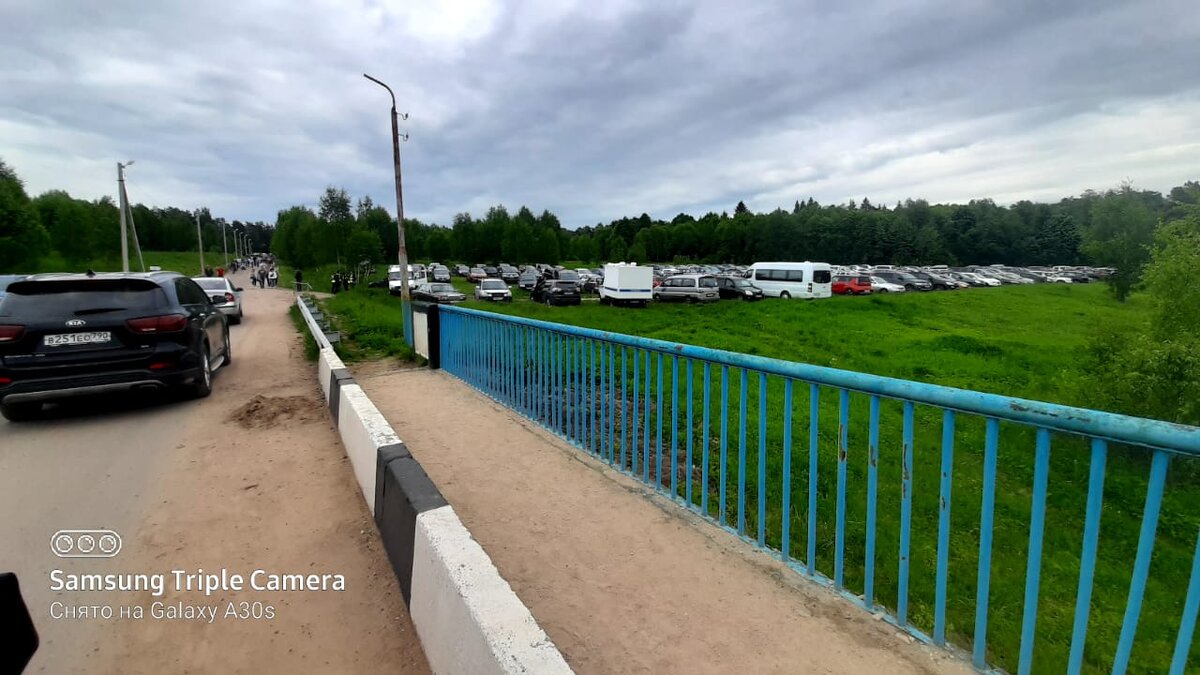 На берегу реки