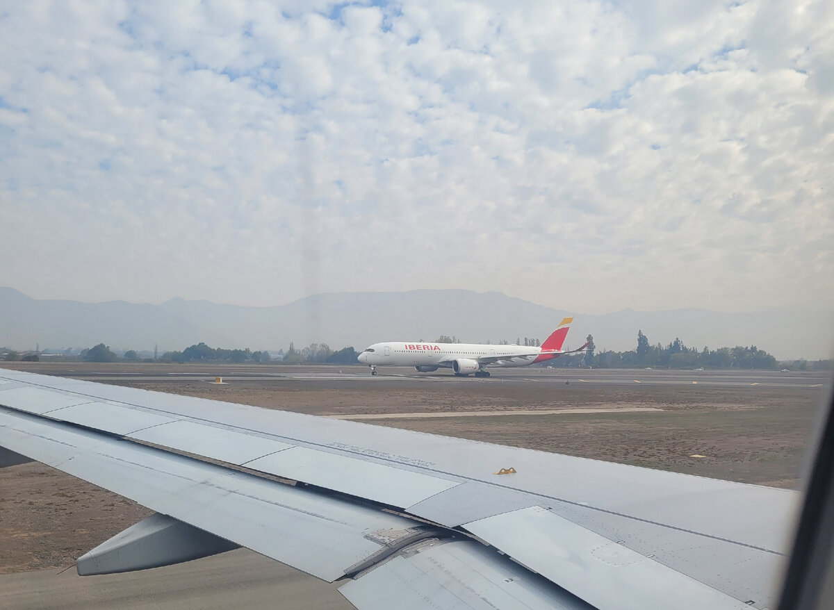 Самолет Иберии на взлетной полосе, вслед за которым полетим мы
