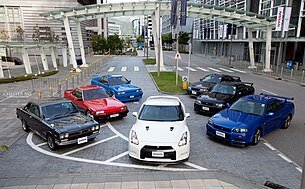 Я думаю такие машины как Nissan Skyline не нуждаются в представлении.