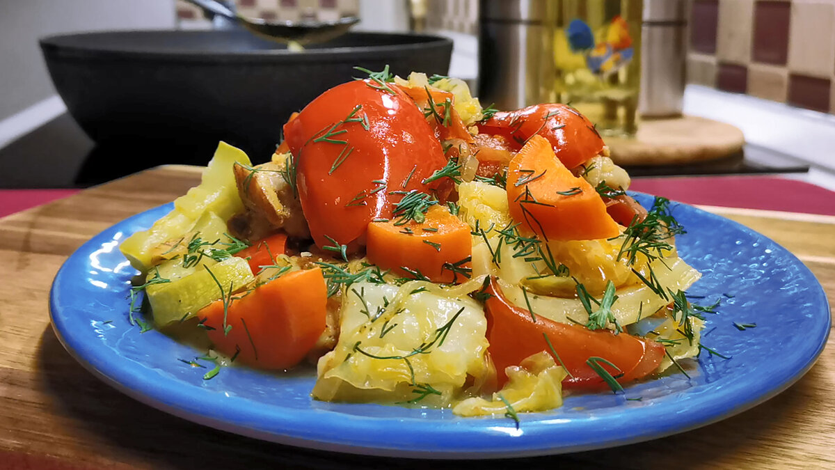 Жареная курица на сковороде